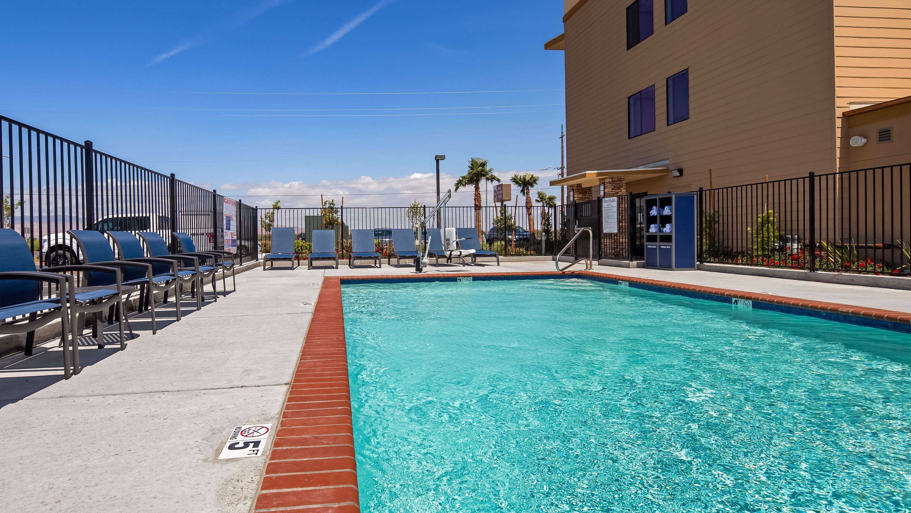 Best Western Plus Coalinga Inn Bagian luar foto