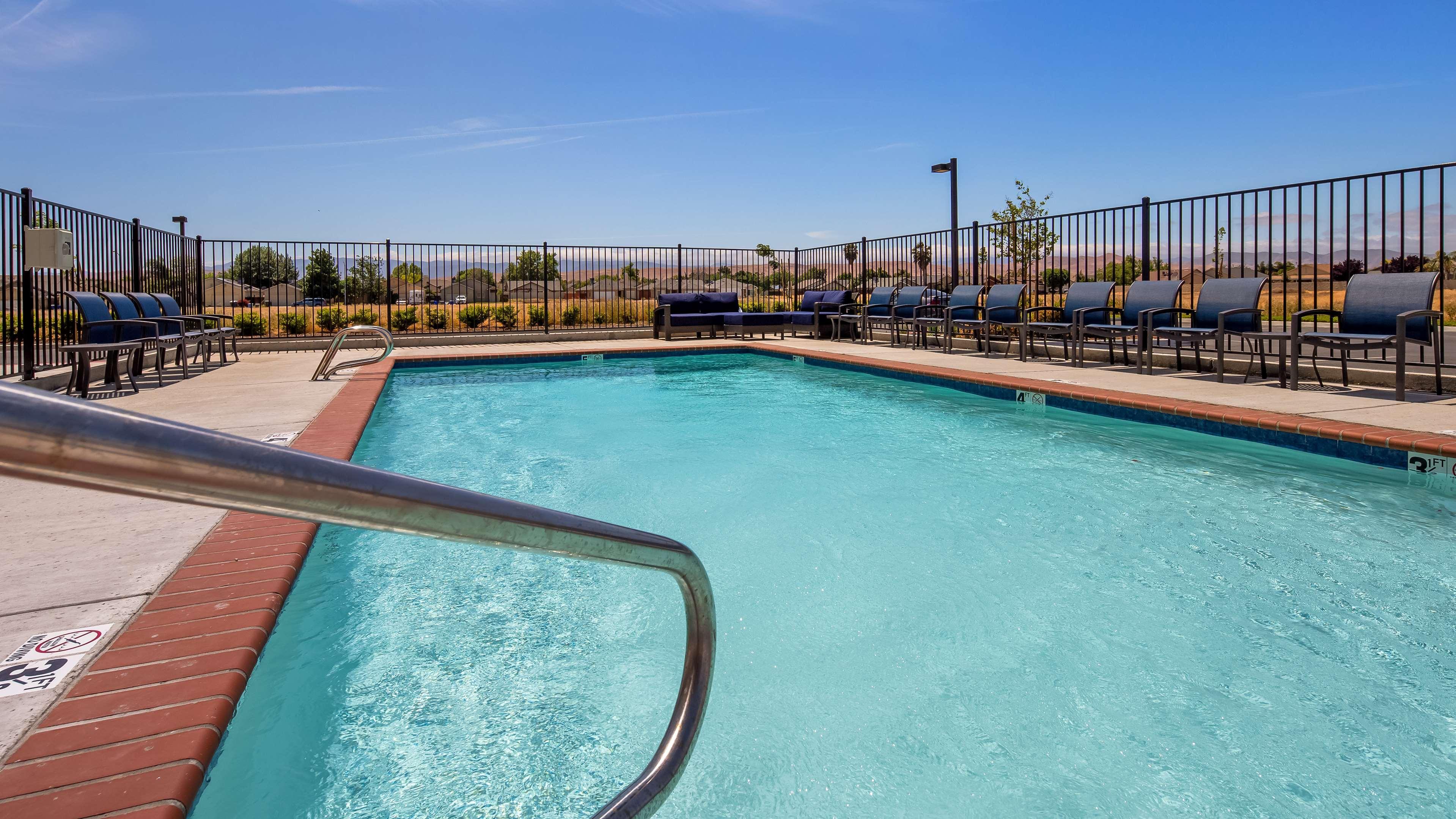 Best Western Plus Coalinga Inn Bagian luar foto